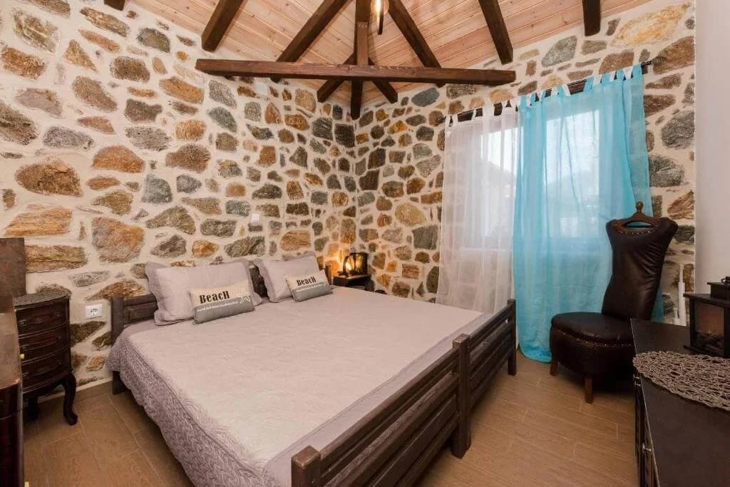 Gallery image 3 for Stone Houses 2